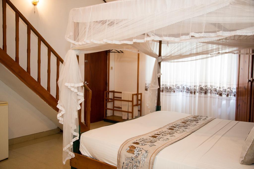 Suriya Arana Bed & Breakfast Negombo Exterior foto